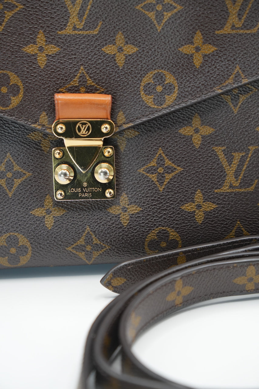 Louis Vuitton Monogram Pochette Metis