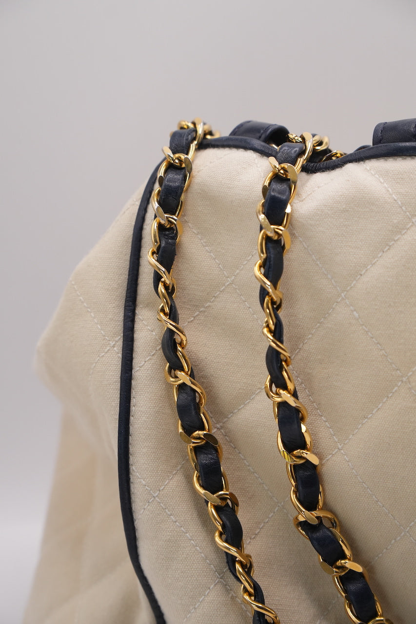 Rare Chanel Drawstring Chain Shoulder Bag